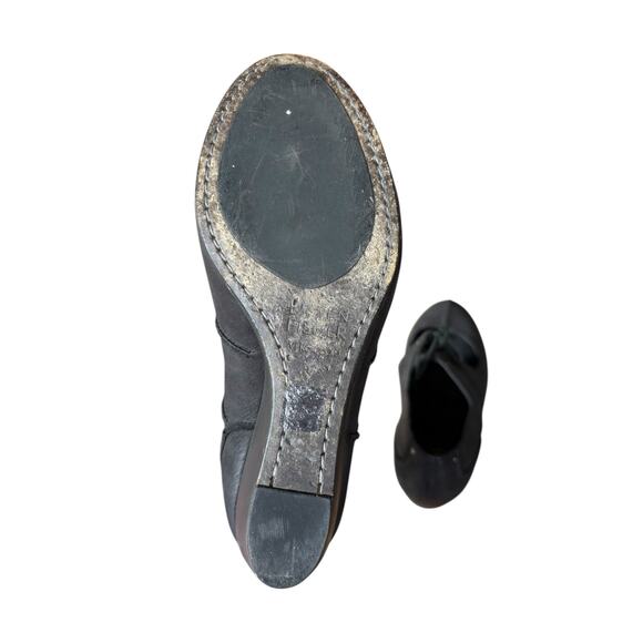 Eileen Fisher Black Leather Seamed Detail Laceup Closed Toe Wedge Heels - 7 - Picture 8 of 11